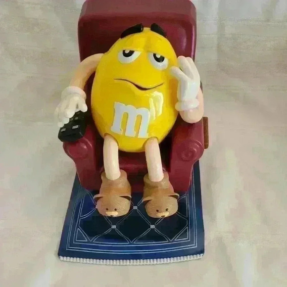 M &M-LA-Z-BOY Candy Dispenser - Picture 1 of 9